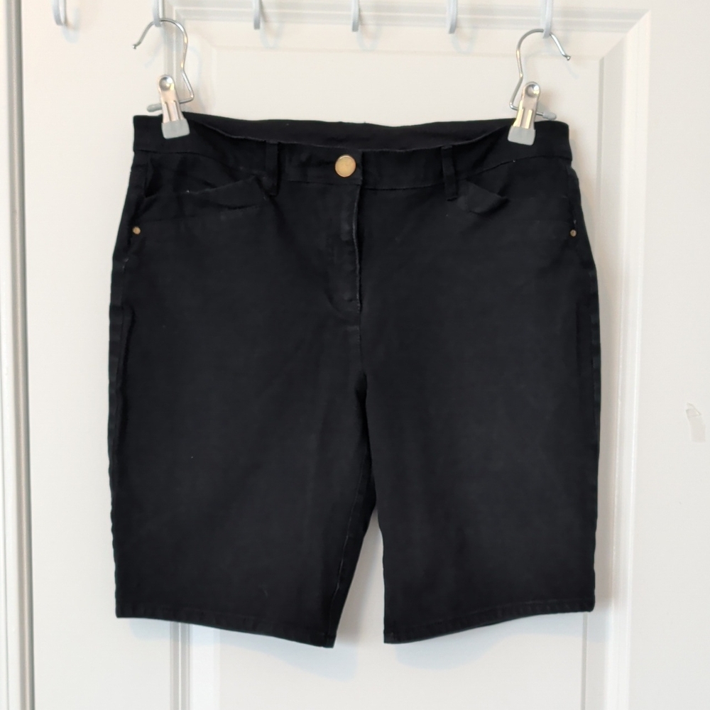 Chicos Midrise Shorts Size 10 US Size 1 Chicos